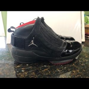 Men’s black and red Jordan 19